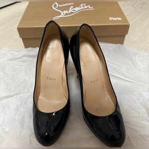 Authenticated Christian Louboutin Simple Black Pumps